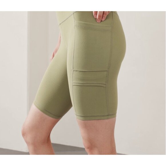 Athleta S Salutation Stash Cargo 9" Short Olive Branch Green Small - Picture 4 of 8